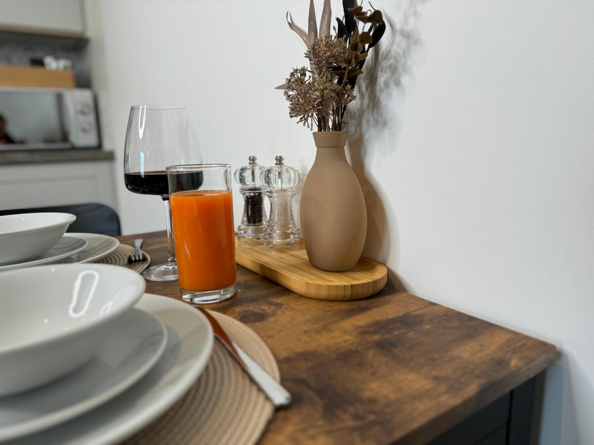 Elegant One Bedroom Apartment Swindon Esterno foto