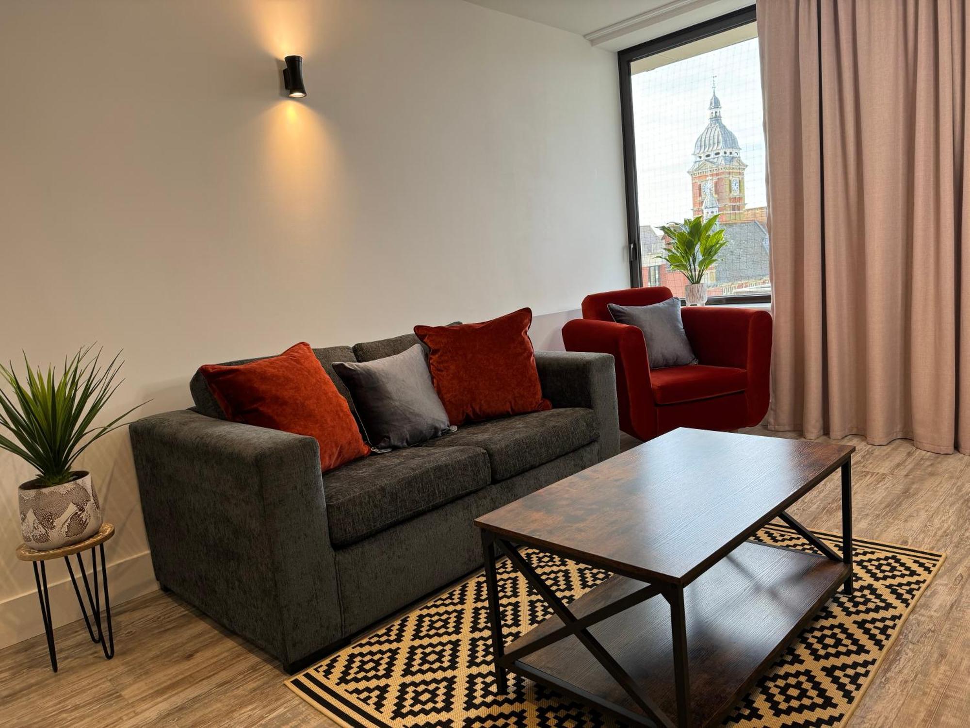 Elegant One Bedroom Apartment Swindon Esterno foto